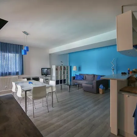 Apartment Flat With Pool Lake View *