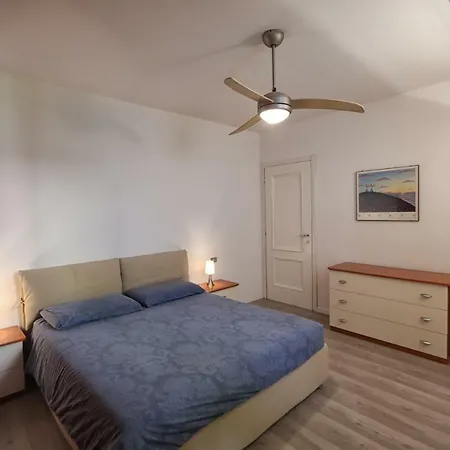 Flat With Pool Lake View Apartment